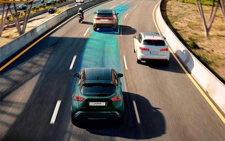 Інтелектуальна система екстреного гальмування (Intelligent Emergency Braking)